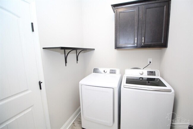 Building Photo - 8809 Bellawood Cir