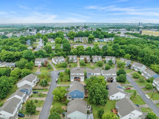 Building Photo - Spotless 3BR/2.5BA townhome minutes from West End, Downtown Nashville!