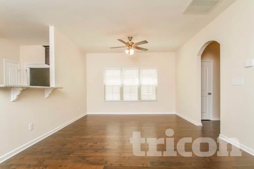 Building Photo - 2153 Cason Ln