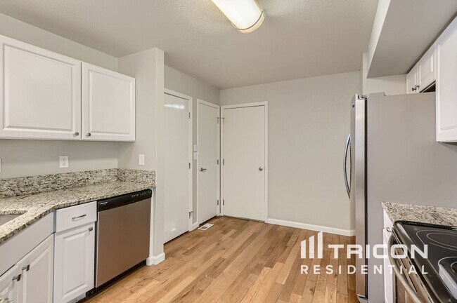 Building Photo - 16854 Dandelion Way