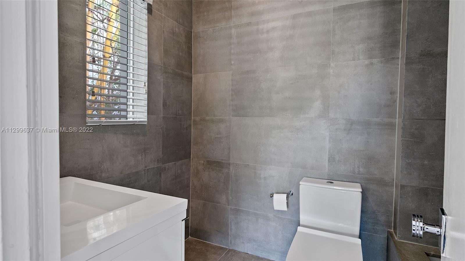 Building Photo - 1310 Flamingo Way