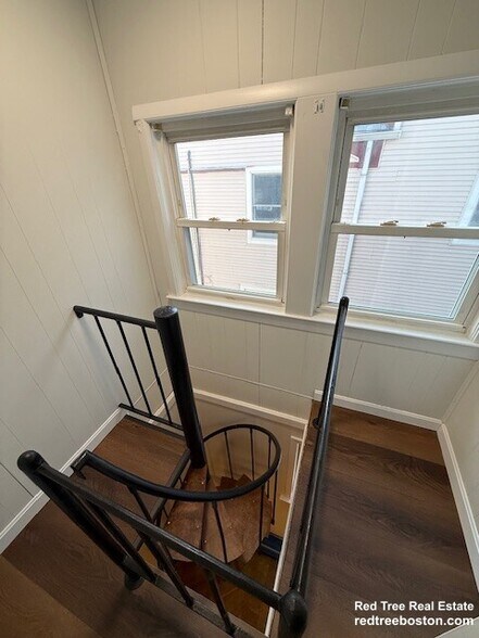 Building Photo - 60 Haines St