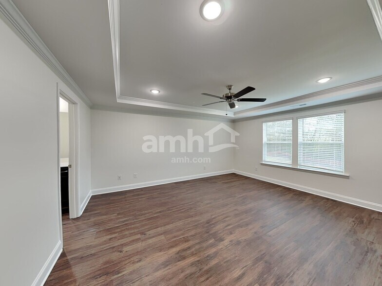 Building Photo - 8434 Northpoint Dr