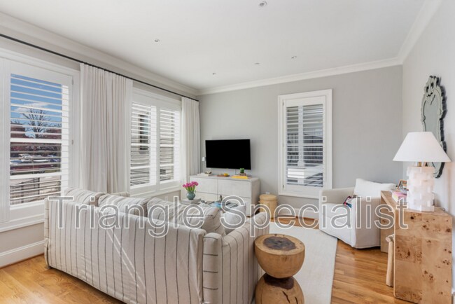 Building Photo - 2018 Smallwood Dr