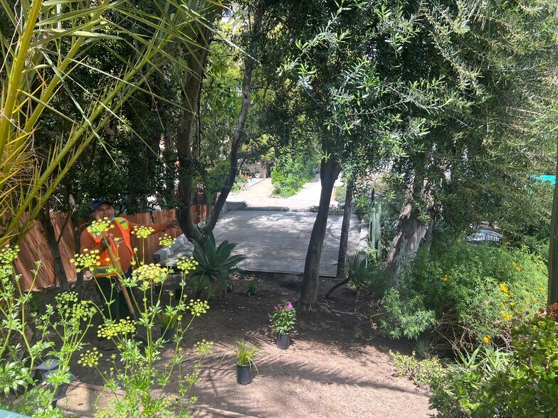 Building Photo - 340 Mt Washington Dr