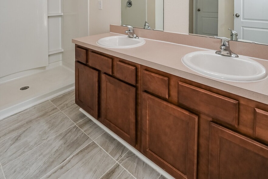 Building Photo - 1944 Rock Springs Way