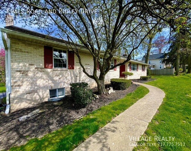 Building Photo - *** Available mid-June! *** Large, remodel...