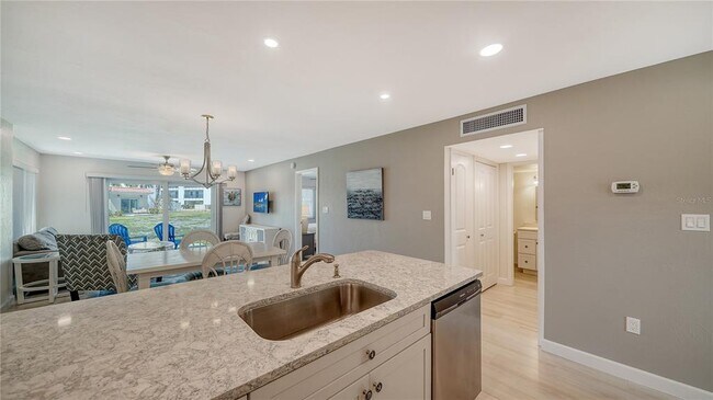 Building Photo - 4760 Gulf of Mexico Dr