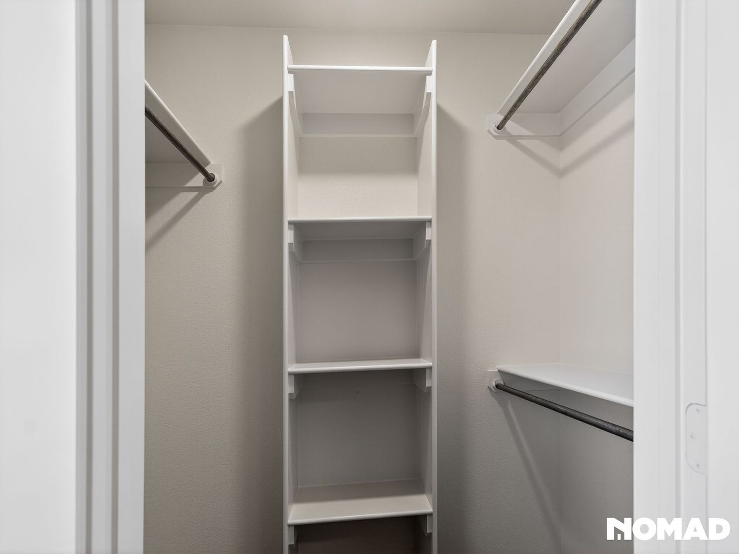 Building Photo - 2160 Langford Ave