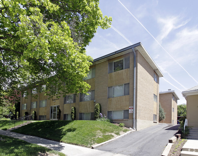 Primary Photo - Franciscan Apartments