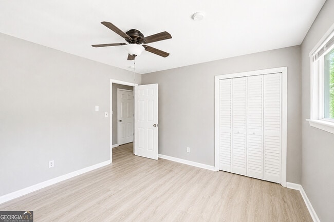 Building Photo - 3605 Flat Shoals Rd