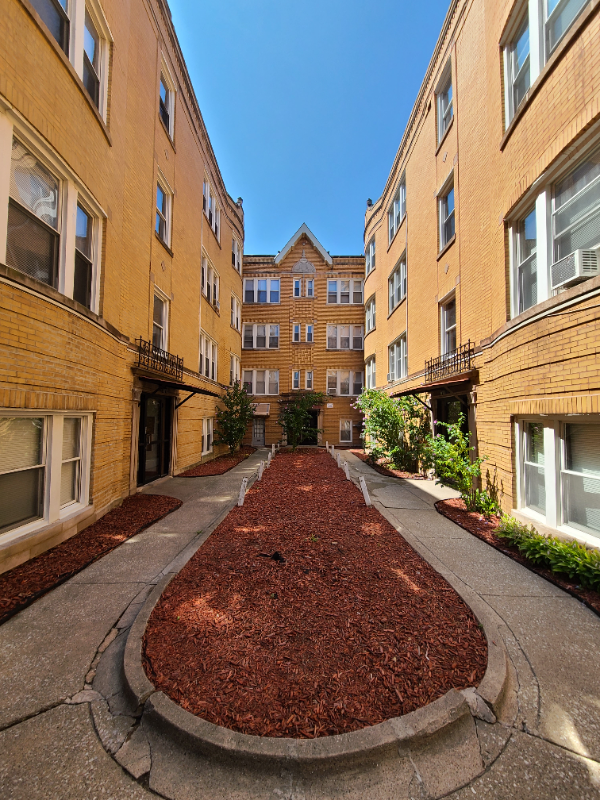 Building Photo - 834 N Massasoit Ave