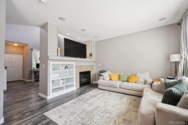 Building Photo - 24798 E Wyoming Pl