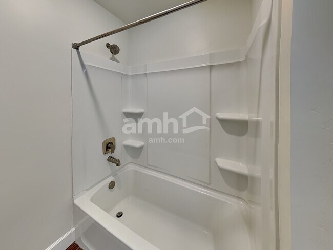 Building Photo - 1329 White St