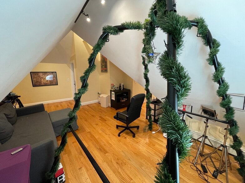 Building Photo - 5 Irving St