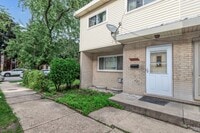 Building Photo - 4843 Elm St