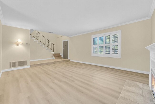 Building Photo - 175 Masters Ave