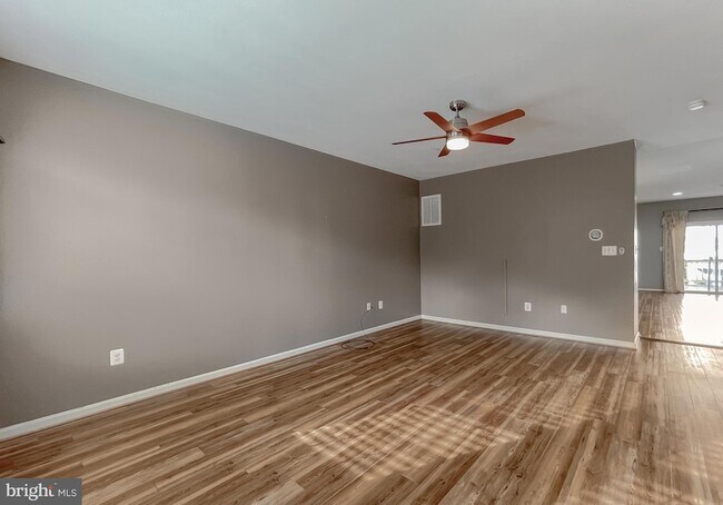 Building Photo - 45571 Catalina Ln