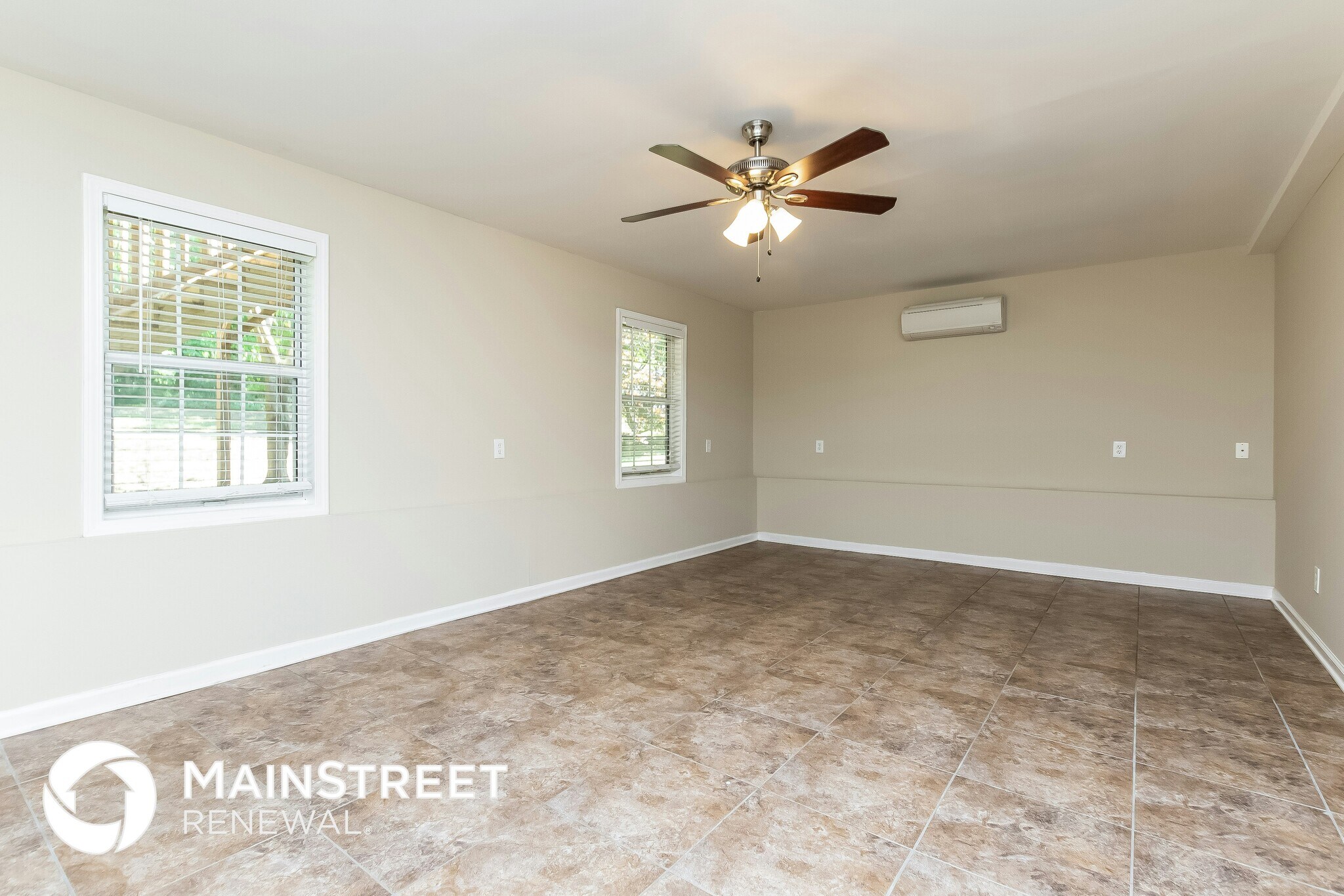 Building Photo - 2180 Castle Royale Dr