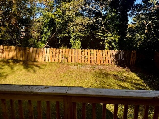 Building Photo - 807 Hall St NW