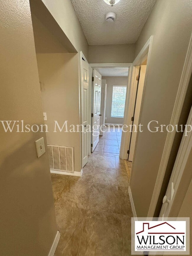 Building Photo - 660 Marlene Dr