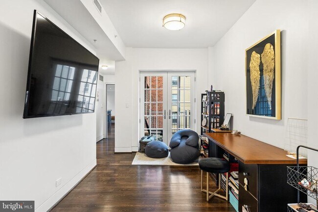Building Photo - 1124 10th St NW