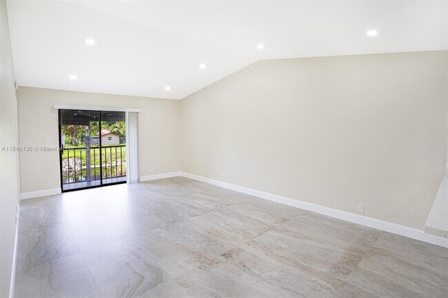 Building Photo - 9431 Boca Cove Cir