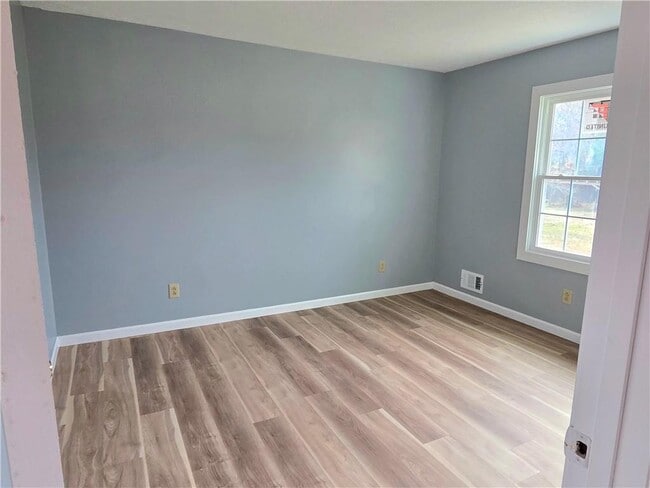 Building Photo - 1800 Hwy 81