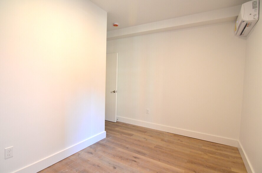 Building Photo - 1607 Race St