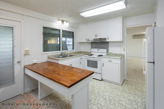 Building Photo - 1428 Ala Iolani St