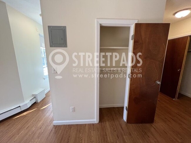 Building Photo - 1 bedroom in Boston MA 02130