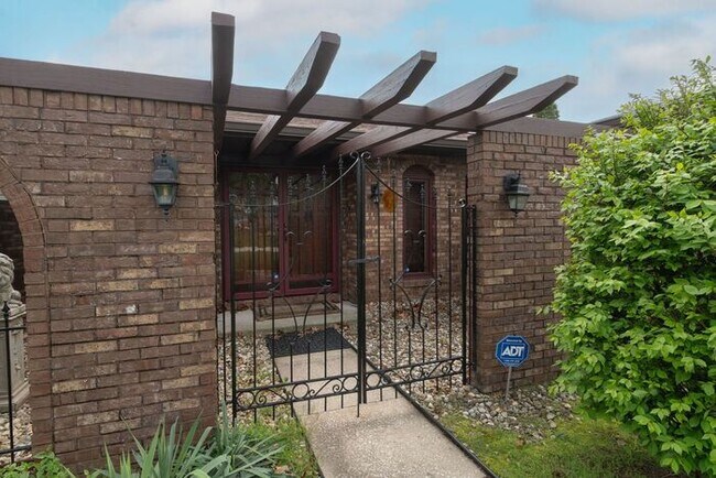 Building Photo - Prairie Lane Estates 3 bedroom ranch with spacious rooms and amenities beyond your imagination