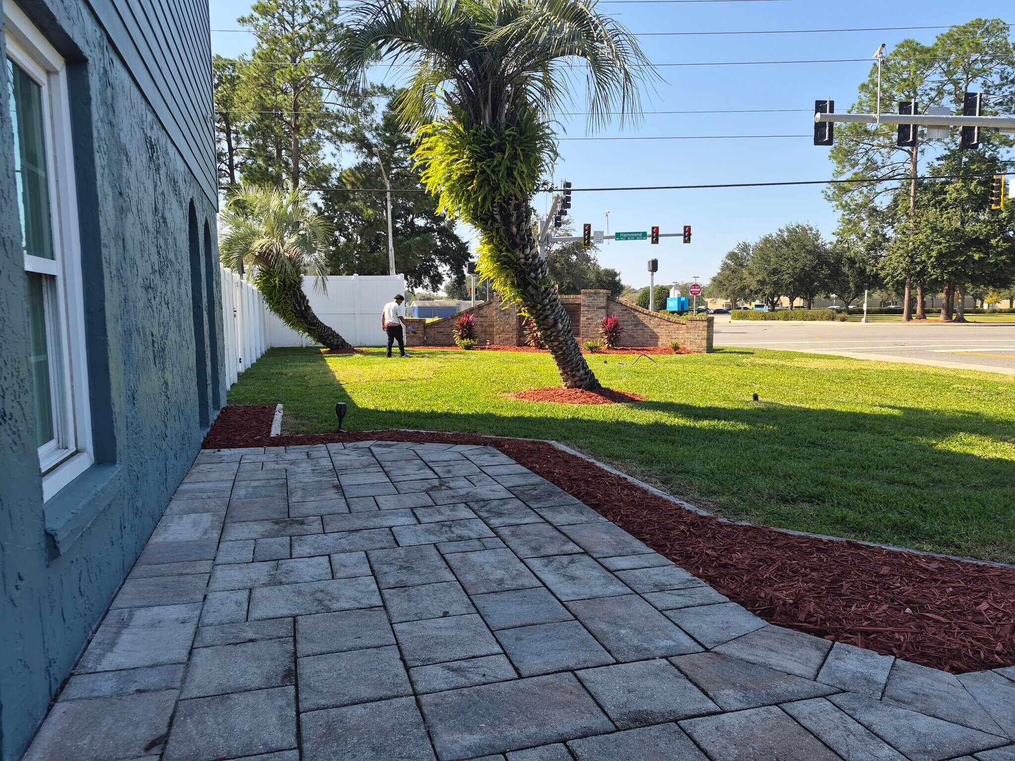 Building Photo - 8640 Rockland Dr