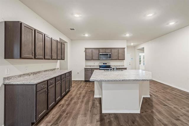 Building Photo - 2120 Tulipwood Dr