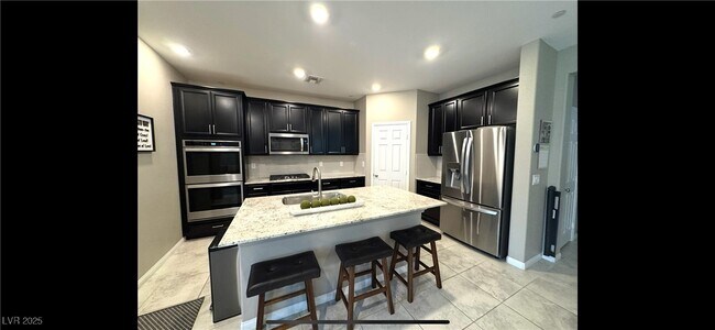 Building Photo - 2833 Frabiele St