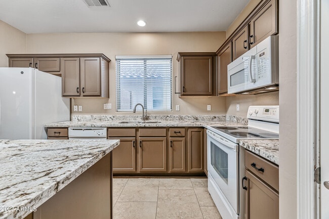 Building Photo - 3075 W Yellow Peak Dr