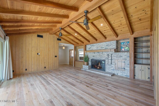 Building Photo - 800 Lake Sherwood Dr