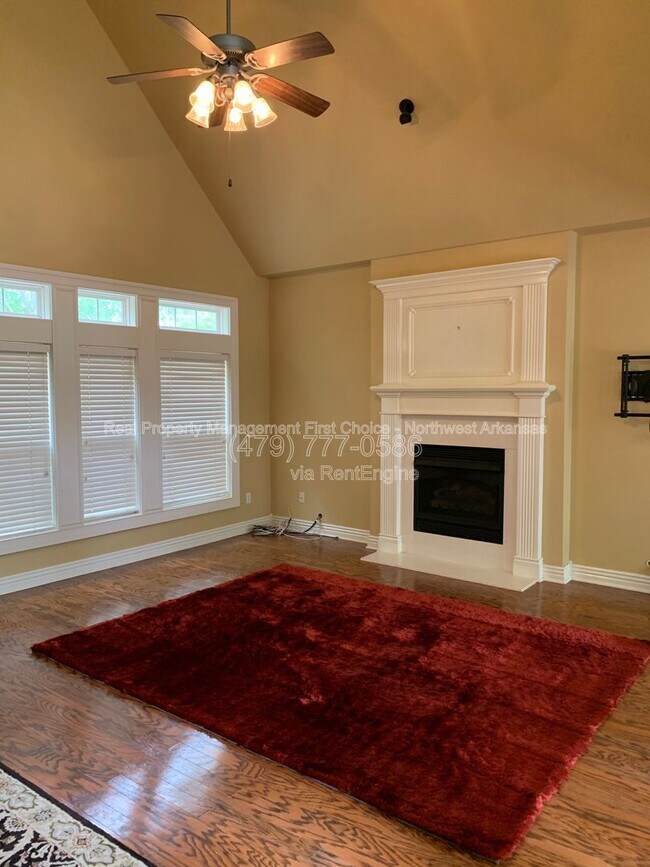 Building Photo - 300 Genesis Dr