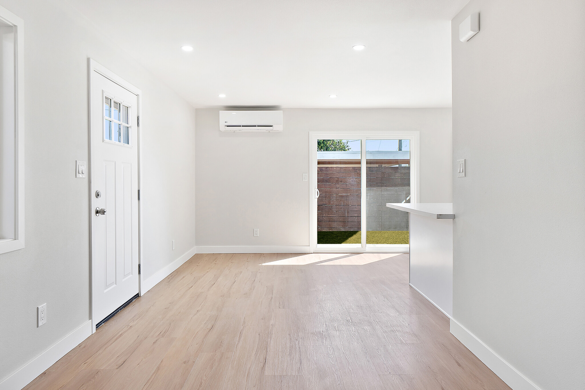 Building Photo - 2051 E Harding St