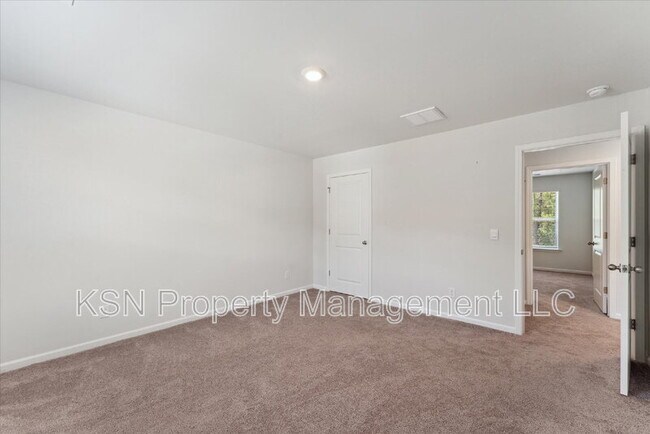 Building Photo - 238 Sage Fld Dr