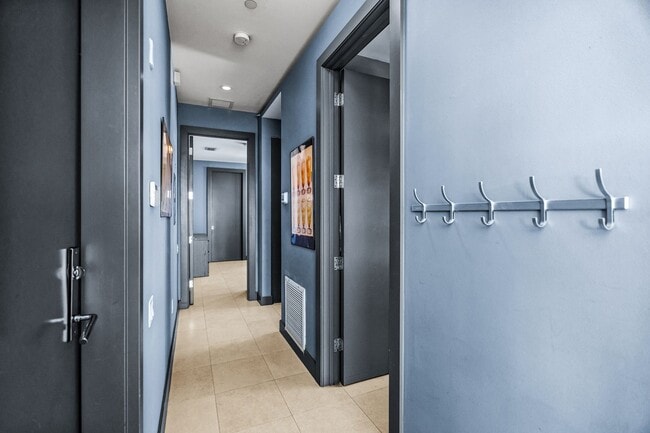 Building Photo - Monthly rental for Season , ( min 4 months)