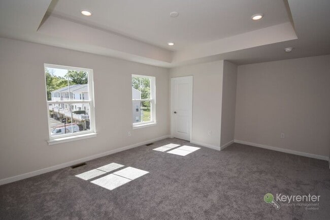 Building Photo - 4991 Franklin Cir