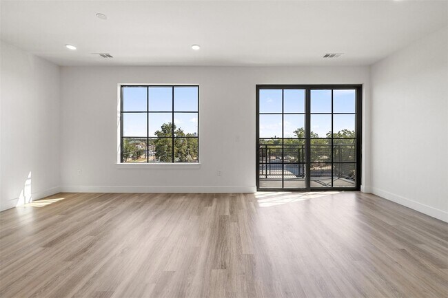 Building Photo - 4315 S Congress Ave