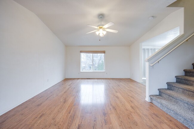Building Photo - MOVE-IN SPECIAL! Bright & Spacious 4-Bedroom Home in One of Pullman’s Most Desirable Neighborhoods