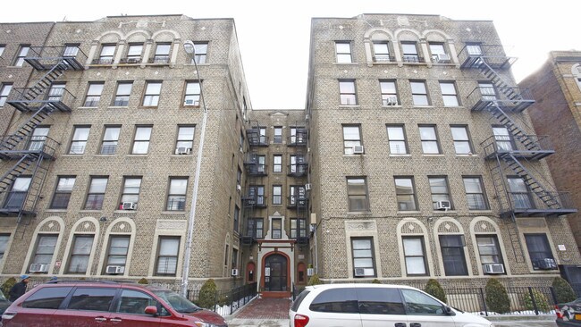 Building Photo - 613-623 E 16th St