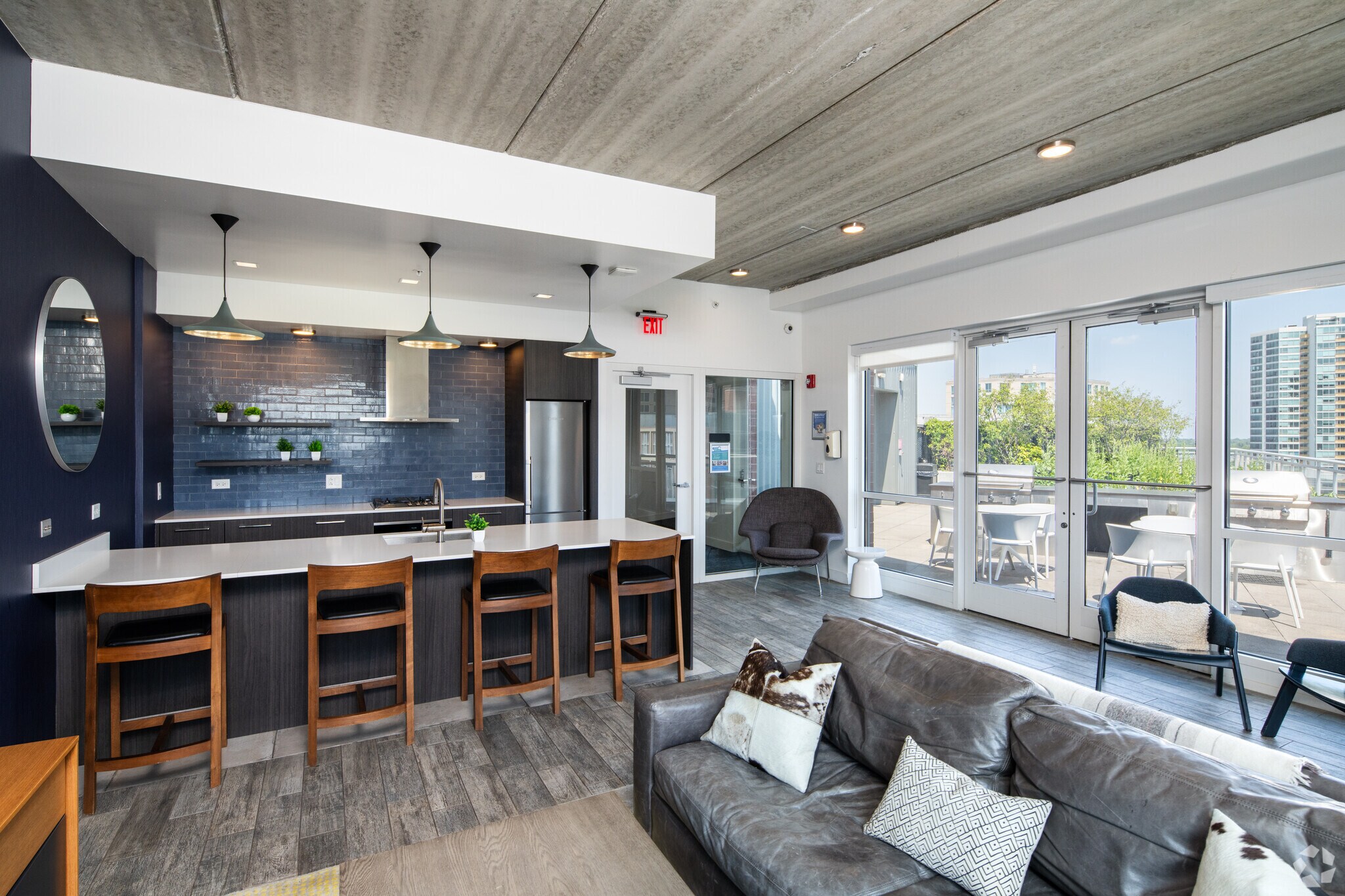 Resident Lounge - The Rhapsody at Davis Station