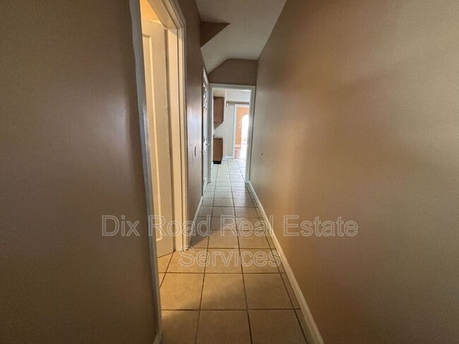 Building Photo - 107 Edgewood Ave