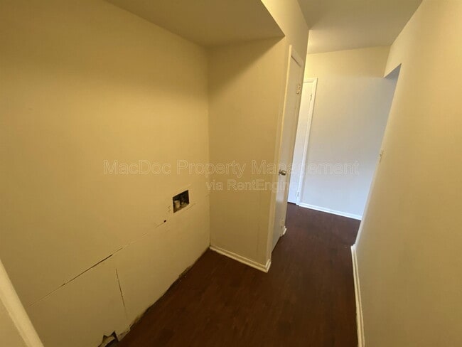 Building Photo - 928 Bellows Ave