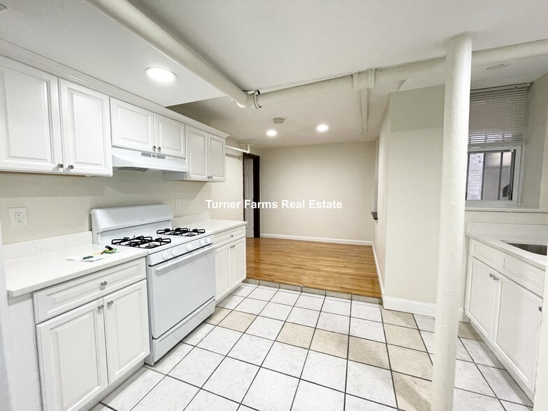 Building Photo - 157-165 Hemenway St