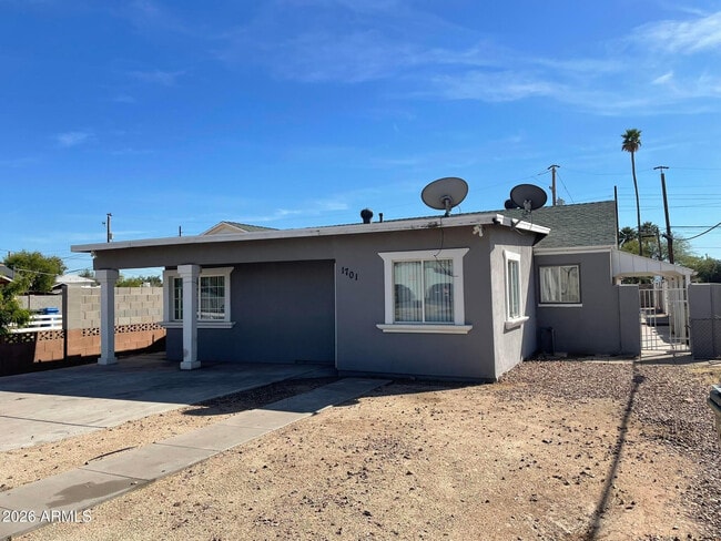 Building Photo - 1701 E Harvard St